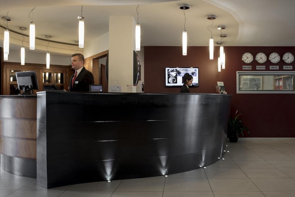 Smart Hotel Holiday Mestre Eksteriør billede