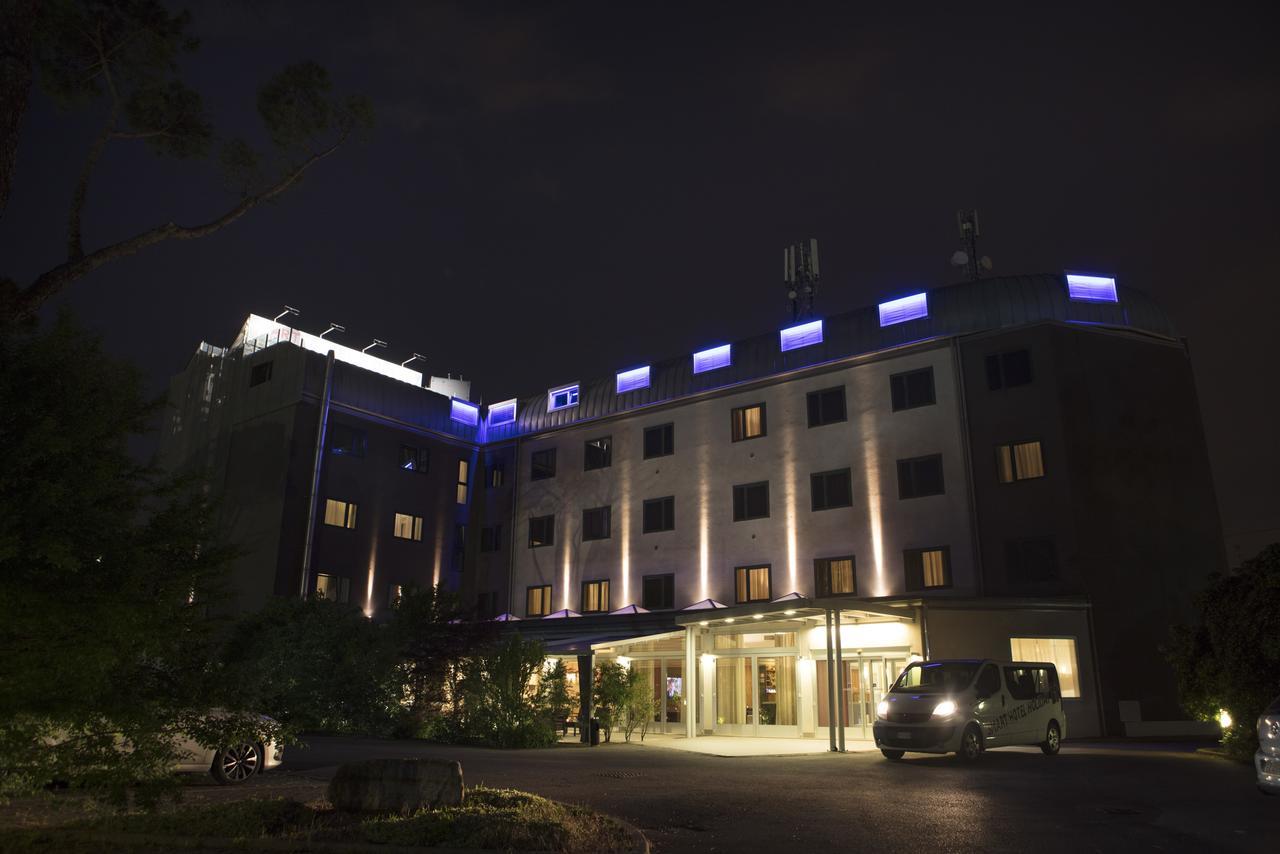 Smart Hotel Holiday Mestre Eksteriør billede